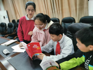 ѧ굳ʷ ɫ кɫ䡱ٶ